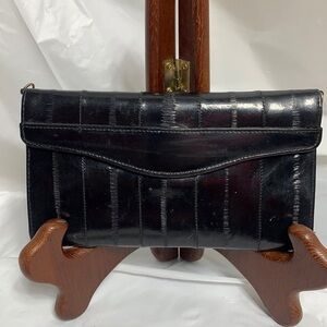 LEE Sands Vintage Black Eel Skin Trifold Wallet W/ snap closure